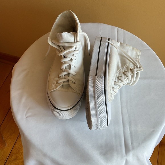 Streetwear Society Shoes - STREETWEAR SOCIETY Women's White High-Top Sneakers Size 7